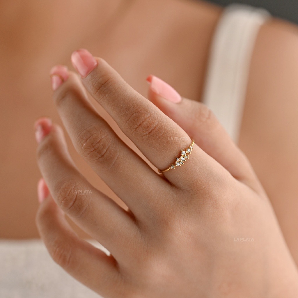 ANILLO CON CIRCONES ENLAZADOS