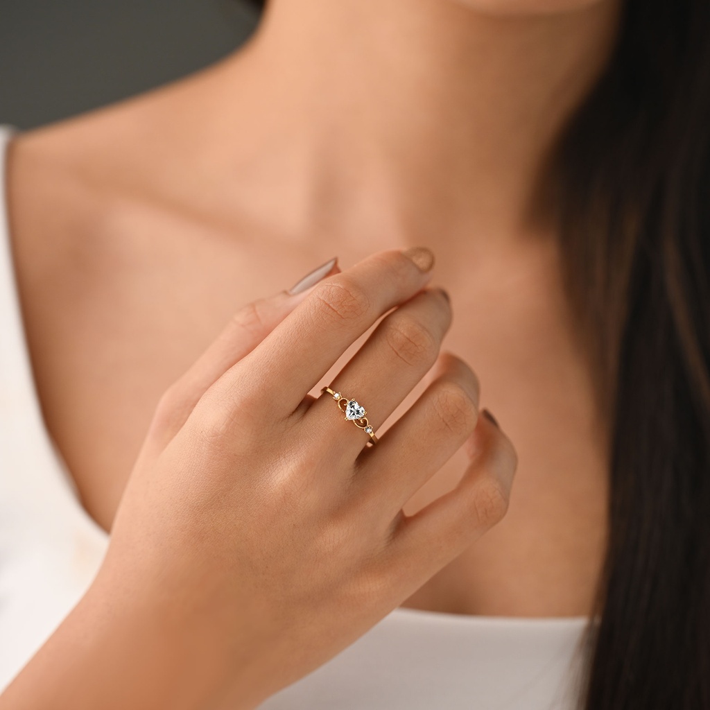 ANILLO CORAZÓN CON CIRCONES BLANCO