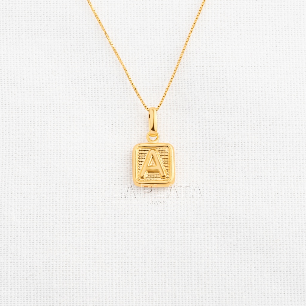 DIJE LETRAS CUADRADAS