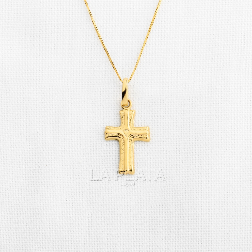 DIJE CRUZ CORAZON AL CENTRO