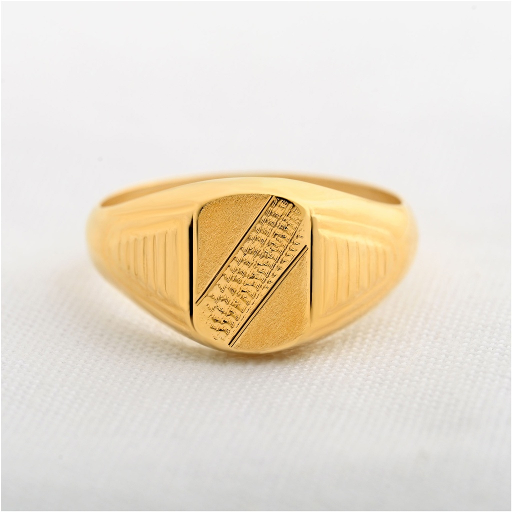 ANILLO HOMBRE MATEADO RAYA EN EL MEDIO