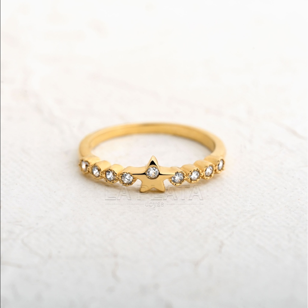 ANILLO CIRCON CON ESTRELLA