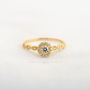 ANILLO CON CIRCONES CON GRAVADO