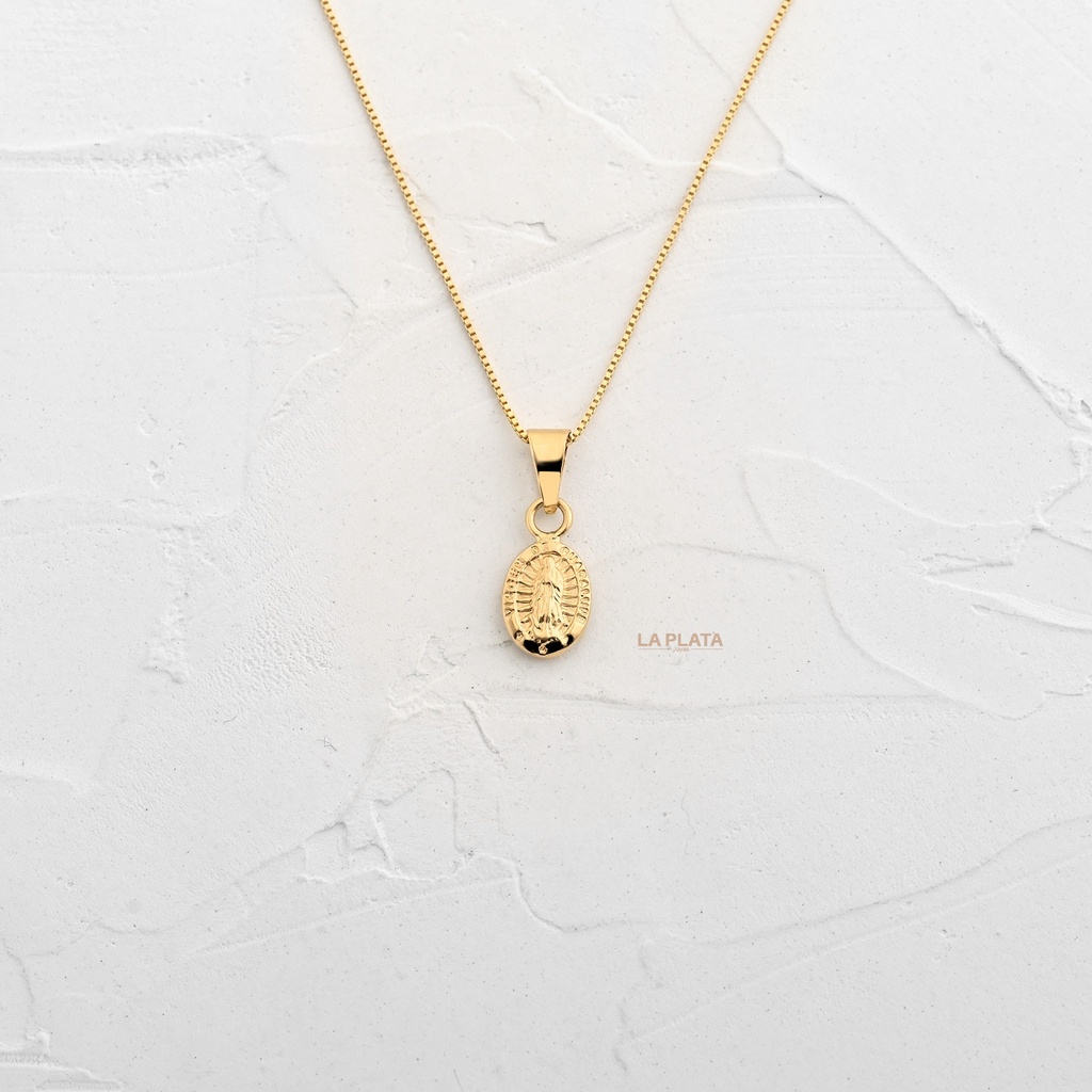 DIJE DE LA GUADALUPANA OVALADA RELLENA