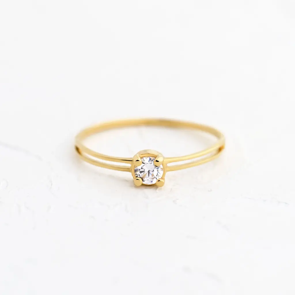ANILLO CON CIRCON ELEGANCIA PURA 